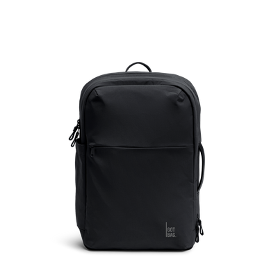 COMMUTER PACK rugzak in black (Zwart) als studio-opname in vooraanzicht.