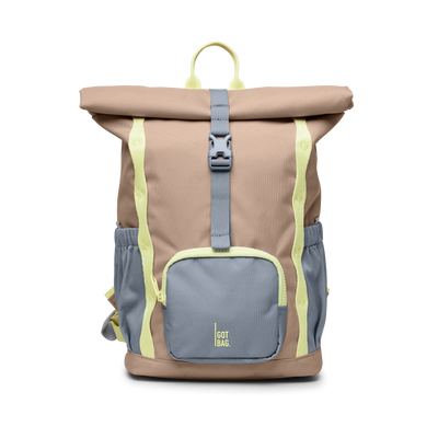KIDS ADVENTURE ROLLTOP Rucksack in sandbar (warmes Beige mit rötlichem Unterton) in Frontansicht.