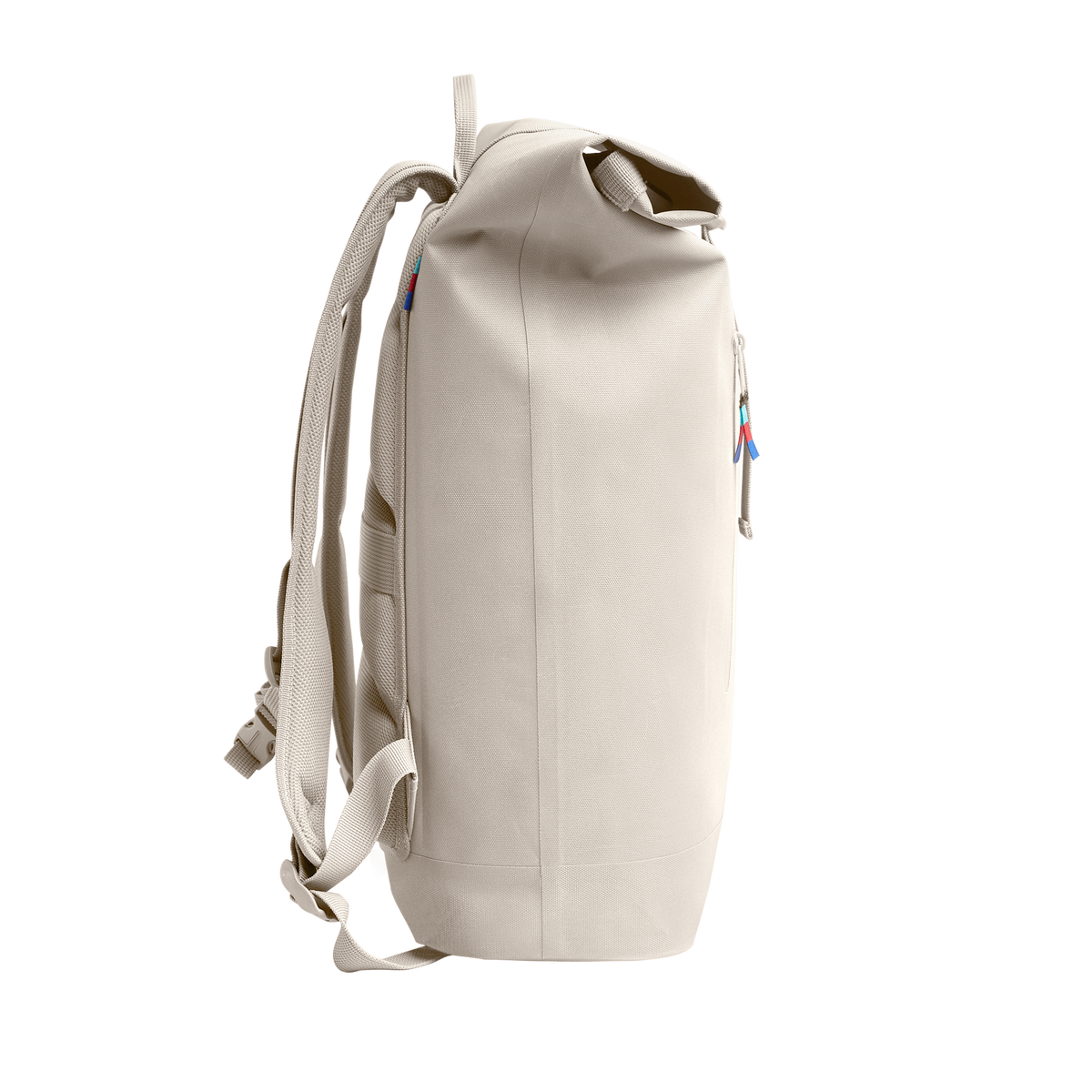 ROLLTOP LITE Rucksack in soft shell (warmes Cremeweiß) als Seitenansicht.