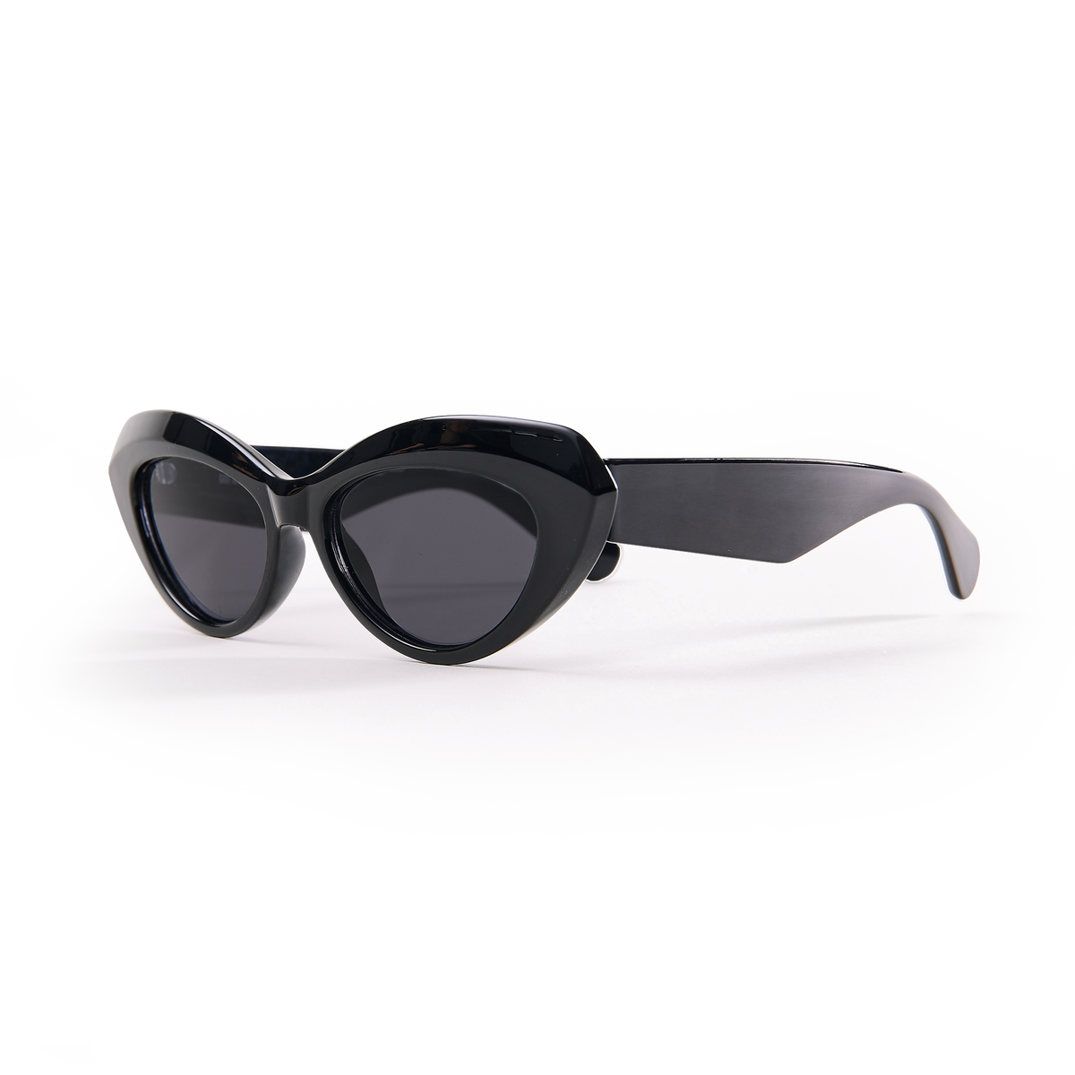 RE SHADES NO.01 RE:SHADE in black (Schwarz) in Schrägansicht.