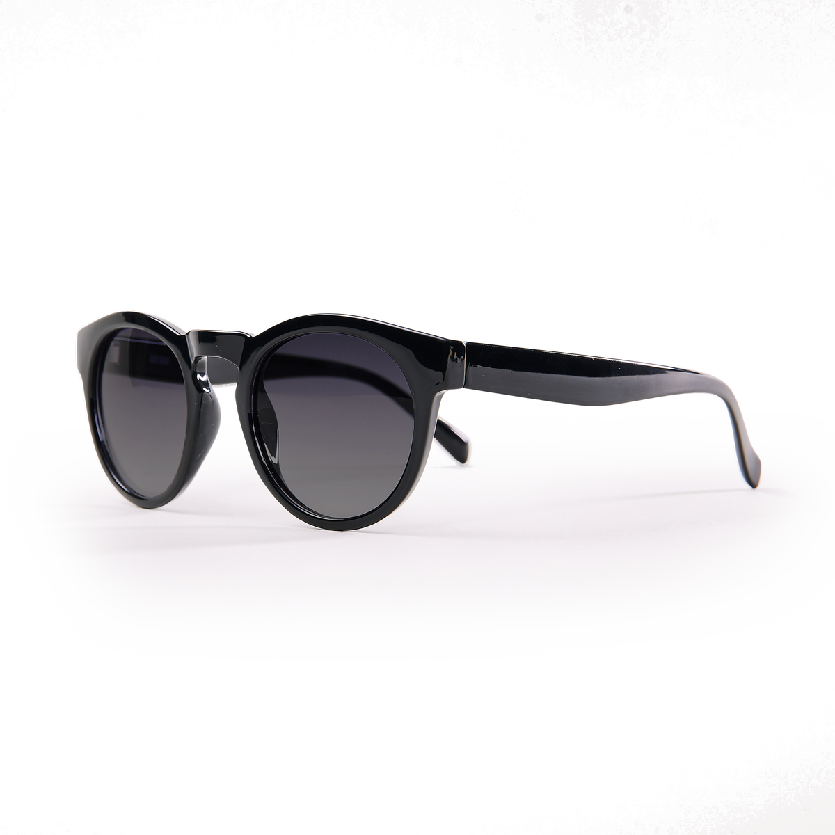 RE SHADES NO.05 RE:SHADE in black (Schwarz) als Studioaufnahme in Seitenansicht.
