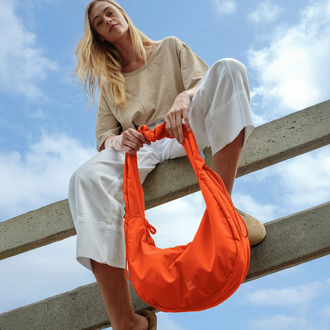 Gele moon bag ruffle