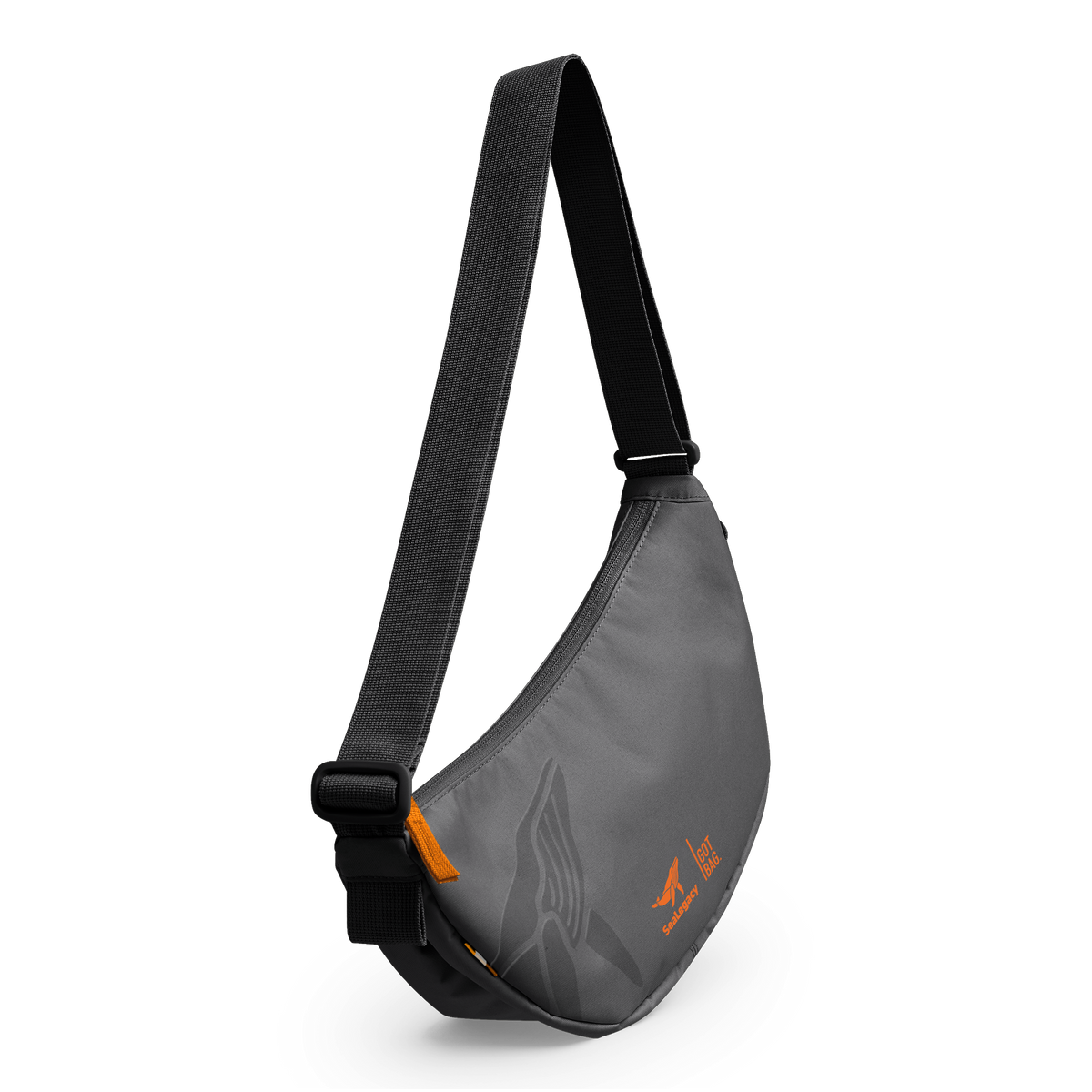 MOON BAG SMALL Tasche in shark (Dunkelgrau) in diagonaler Ansicht.