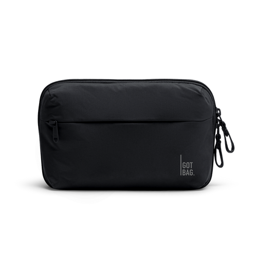 COMMUTERTECHPOUCH doplněk in black (Černý) jako studiová fotografie zepředu.