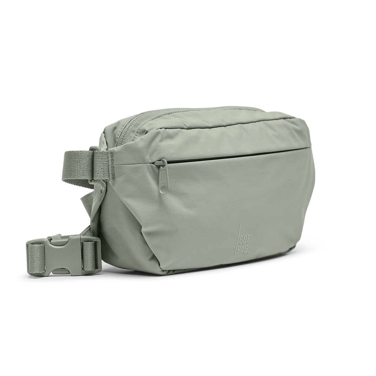ADAPT SLING BAG Tasche in bass (Salbeigrün) als Studioaufnahme in diagonaler Ansicht.