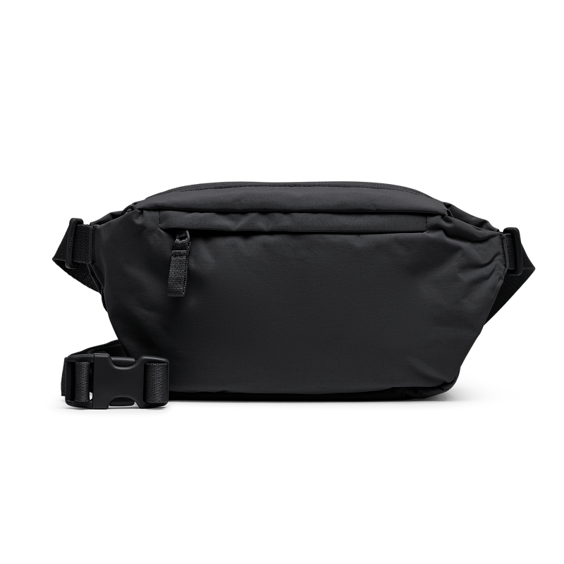 ADAPT SLING BAG Tasche in black (Schwarz) als Studioaufnahme in Rückansicht.