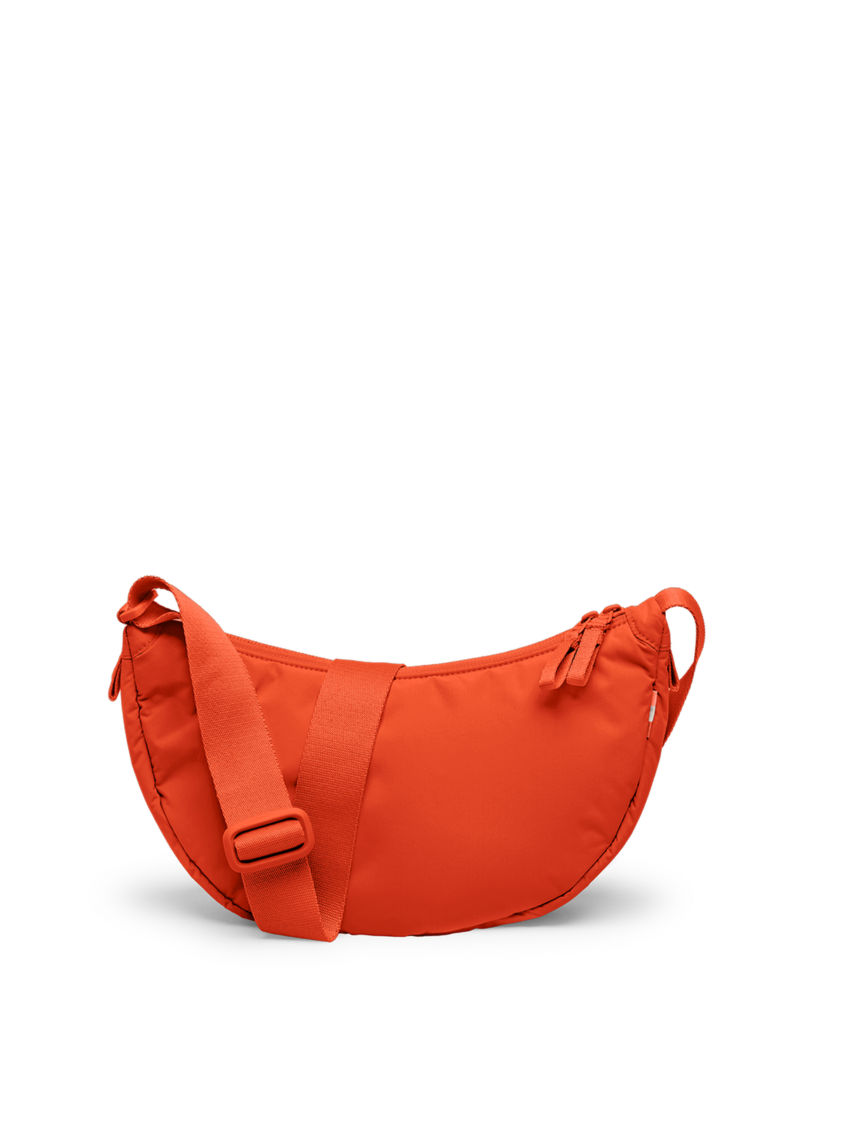 CLOUD MOON BAG SMALL Tasche in hot coral (knalliges Orange) als Studioaufnahme in Rückenansicht.