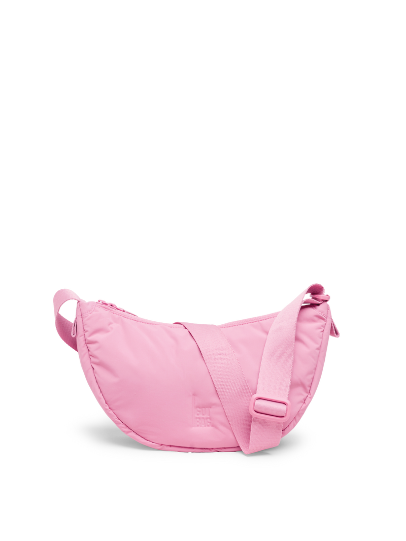 CLOUD MOON BAG SMALL Tasche in sea rose als Studioaufnahme in Frontansicht.