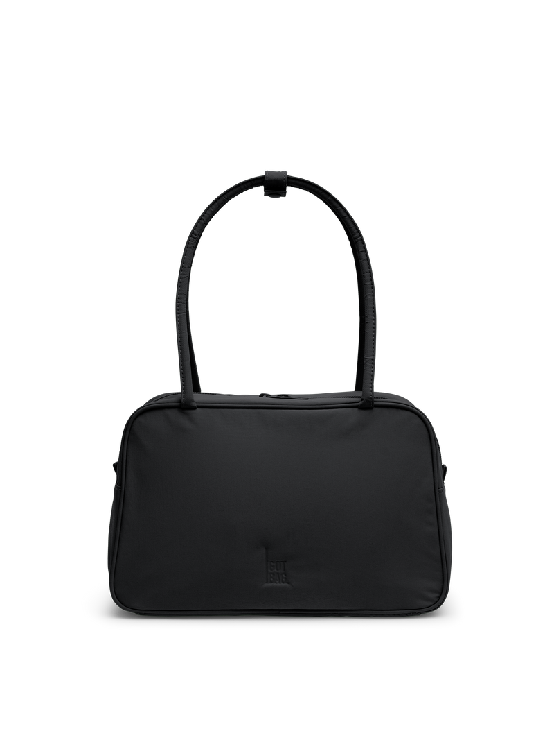 STRIKEBAG taška v black (Černý) jako studiová fotografie zepředu.