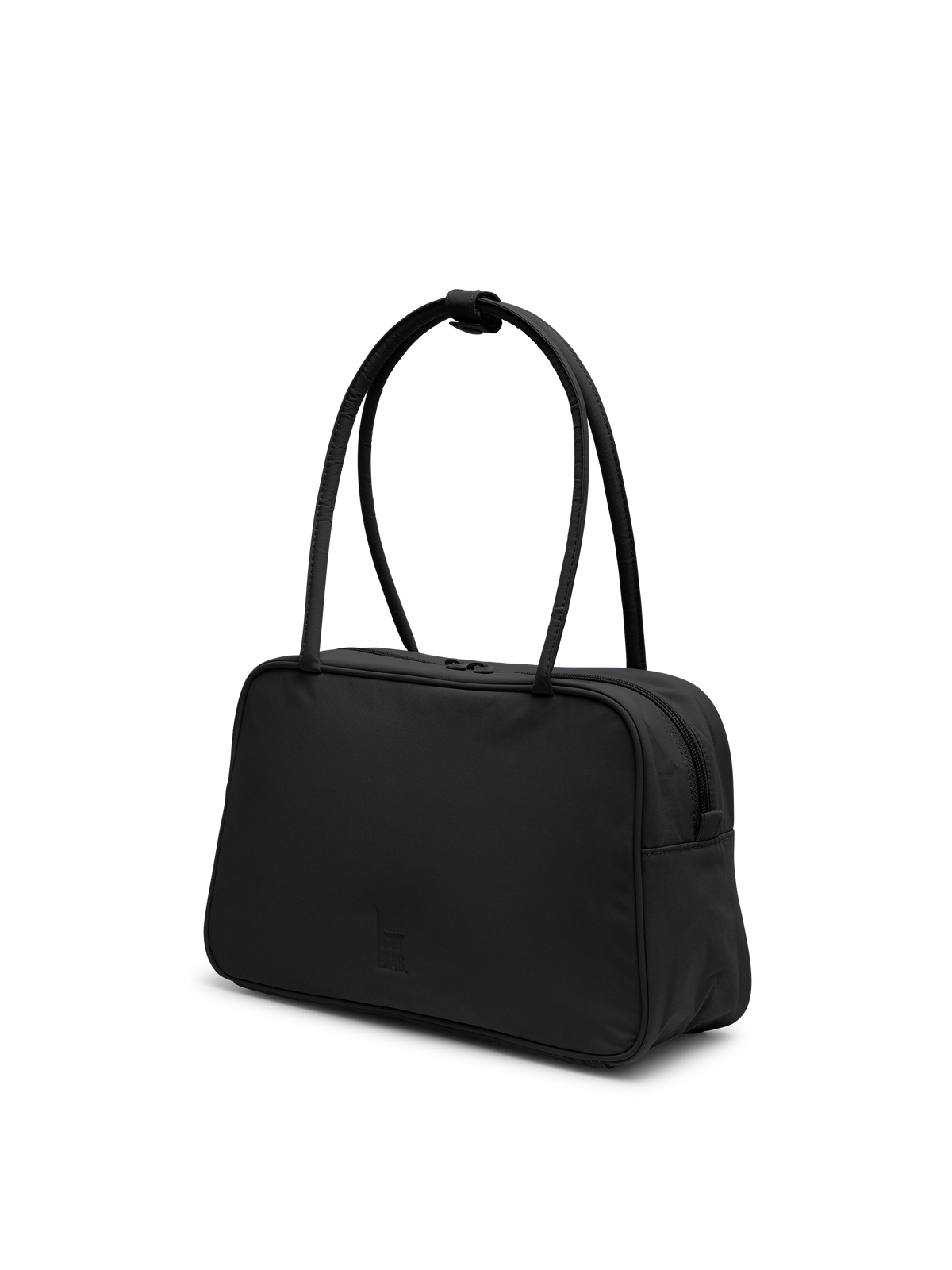 STRIKE BAG Tasche in black (Schwarz) als Studioaufnahme in Schrägansicht.