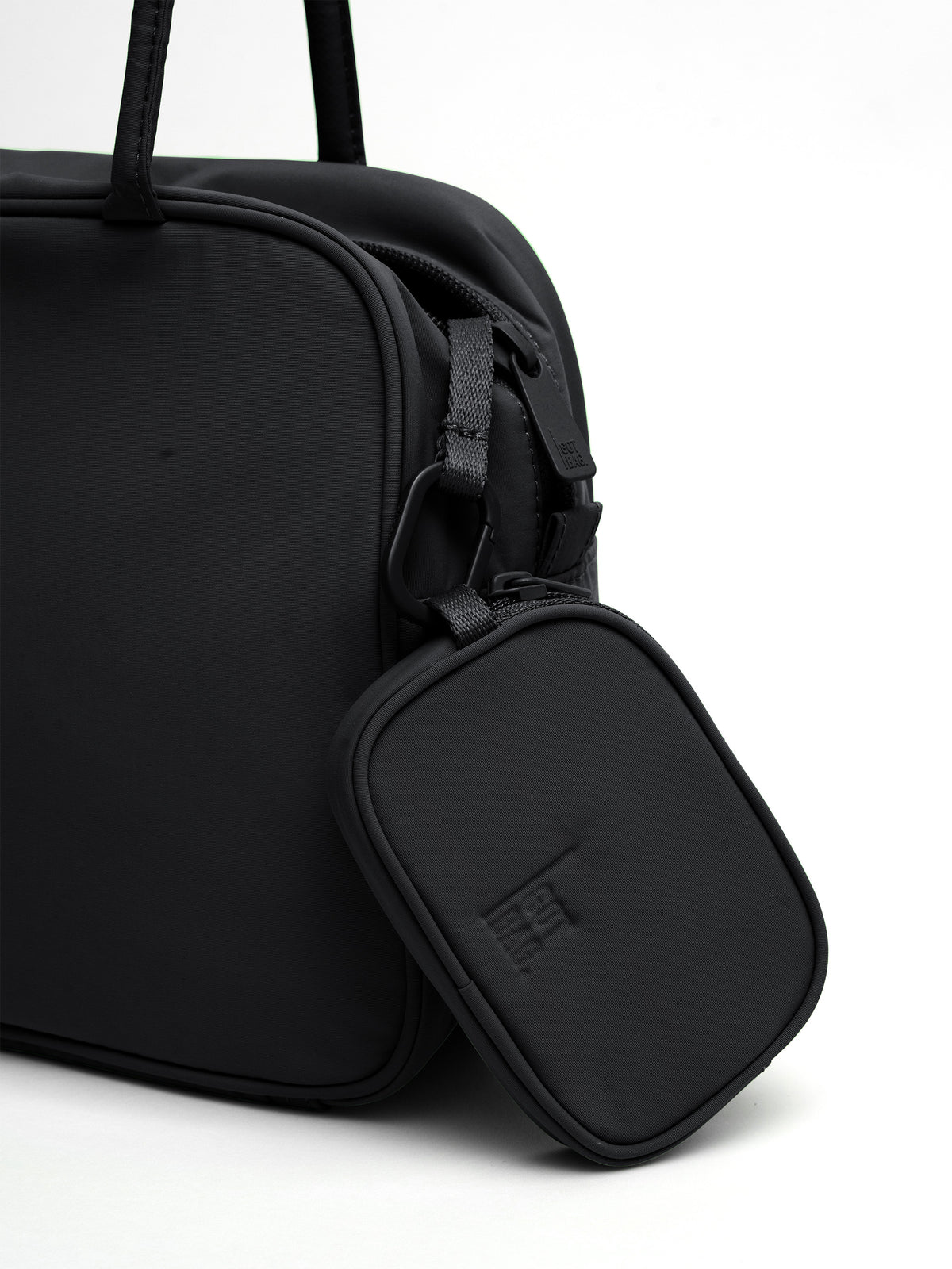 STRIKE BAG Tasche in black (Schwarz) als Detailaufnahme.