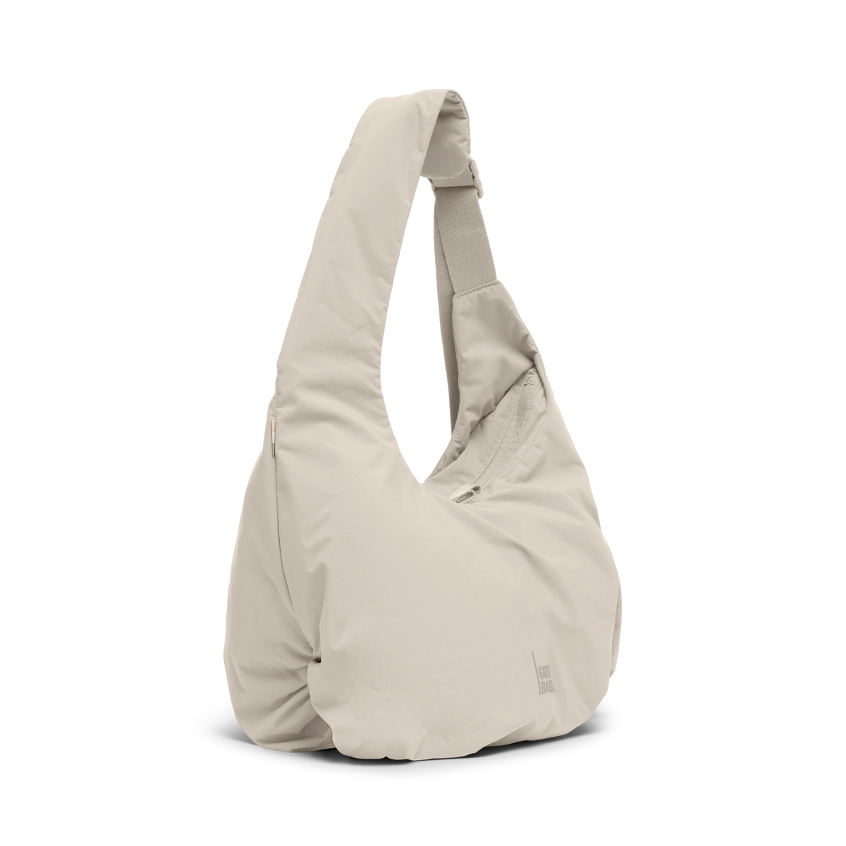 FULL MOON BAG Tasche in soft shell (warmes Cremeweiß) in diagonaler Ansicht.