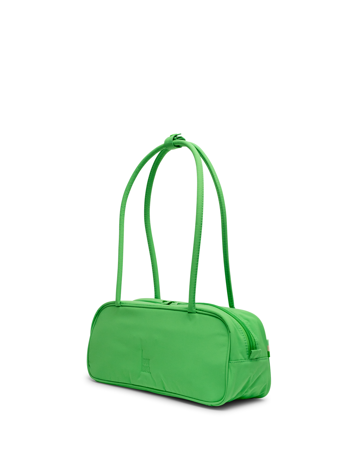 STRIKE BAG SMALL Tasche in leaf als Studioaufnahme in schräger Ansicht.