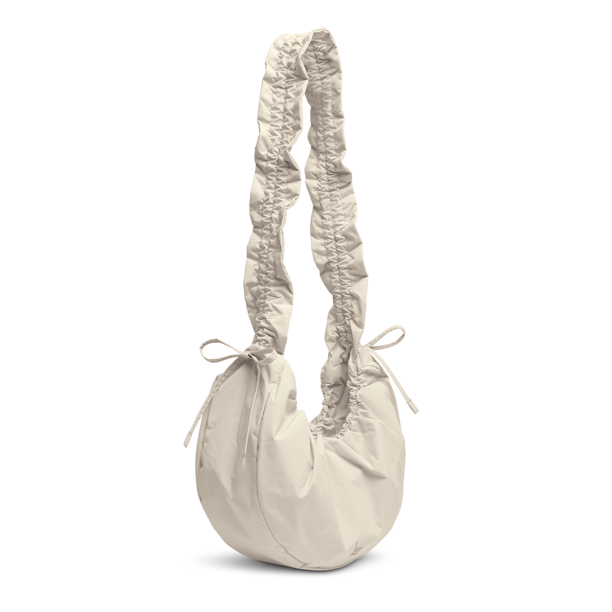 MOON BAG BOW Tasche in soft shell (warmes Cremeweiß) in diagonaler Ansicht.