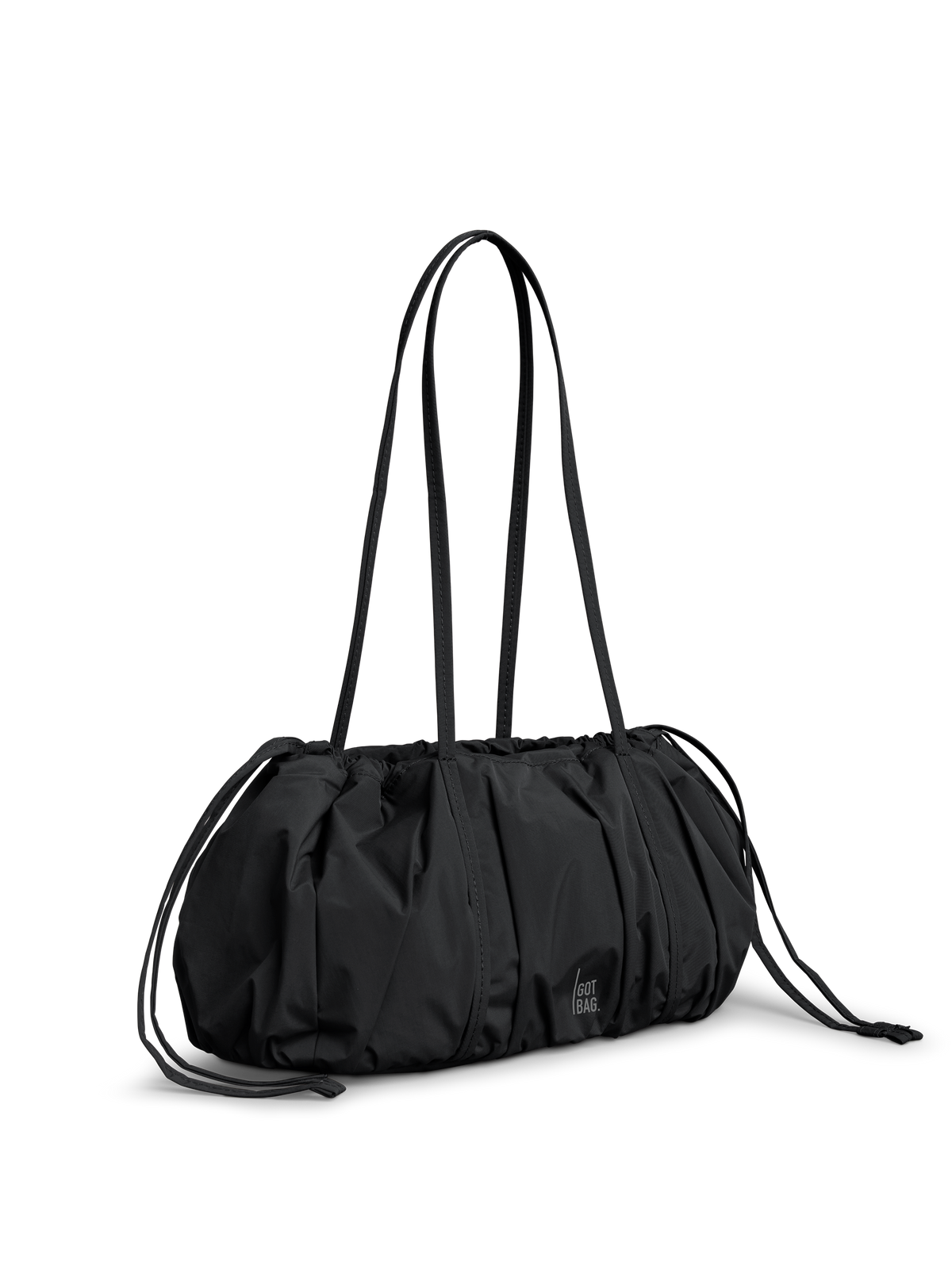SHELLY SHOULDER BAG Tasche in black (Schwarz) als Studioaufnahme in diagonaler Ansicht.