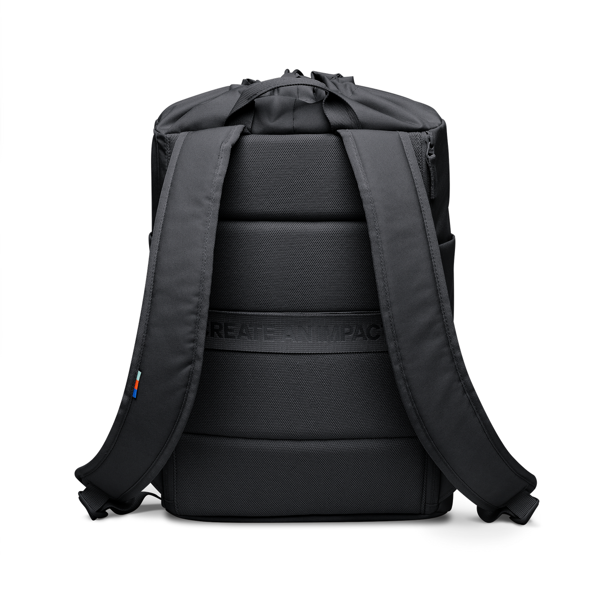 BARREL PACK Rucksack in black (Schwarz) als Studioaufnahme in Rückenansicht.