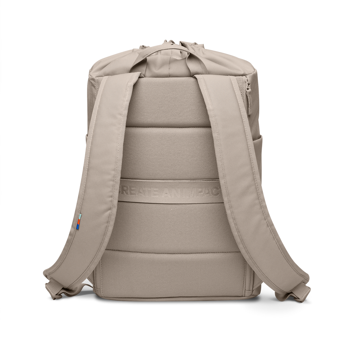BARREL PACK Rucksack in scallop (helles Beige) als Studioaufnahme in Rückansicht.