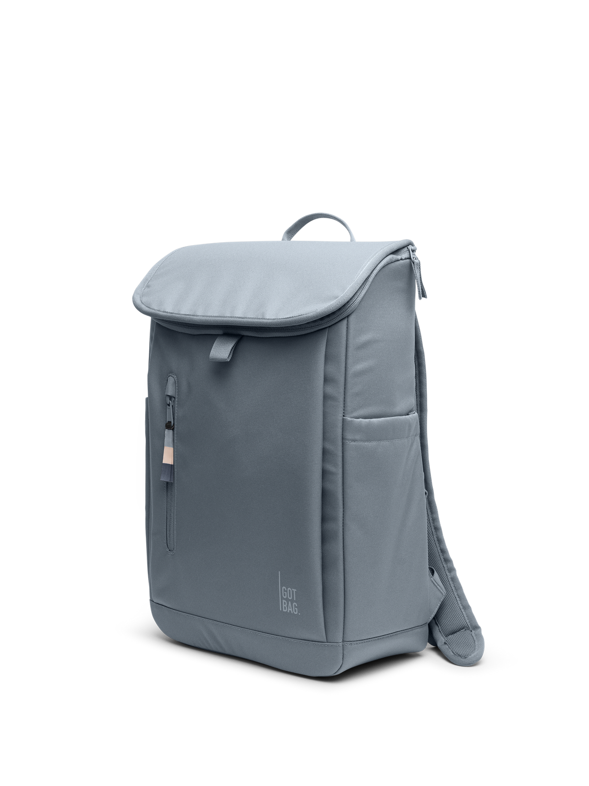 SERENE PACK Rucksack in marlin (grau-blau) in diagonaler Ansicht.