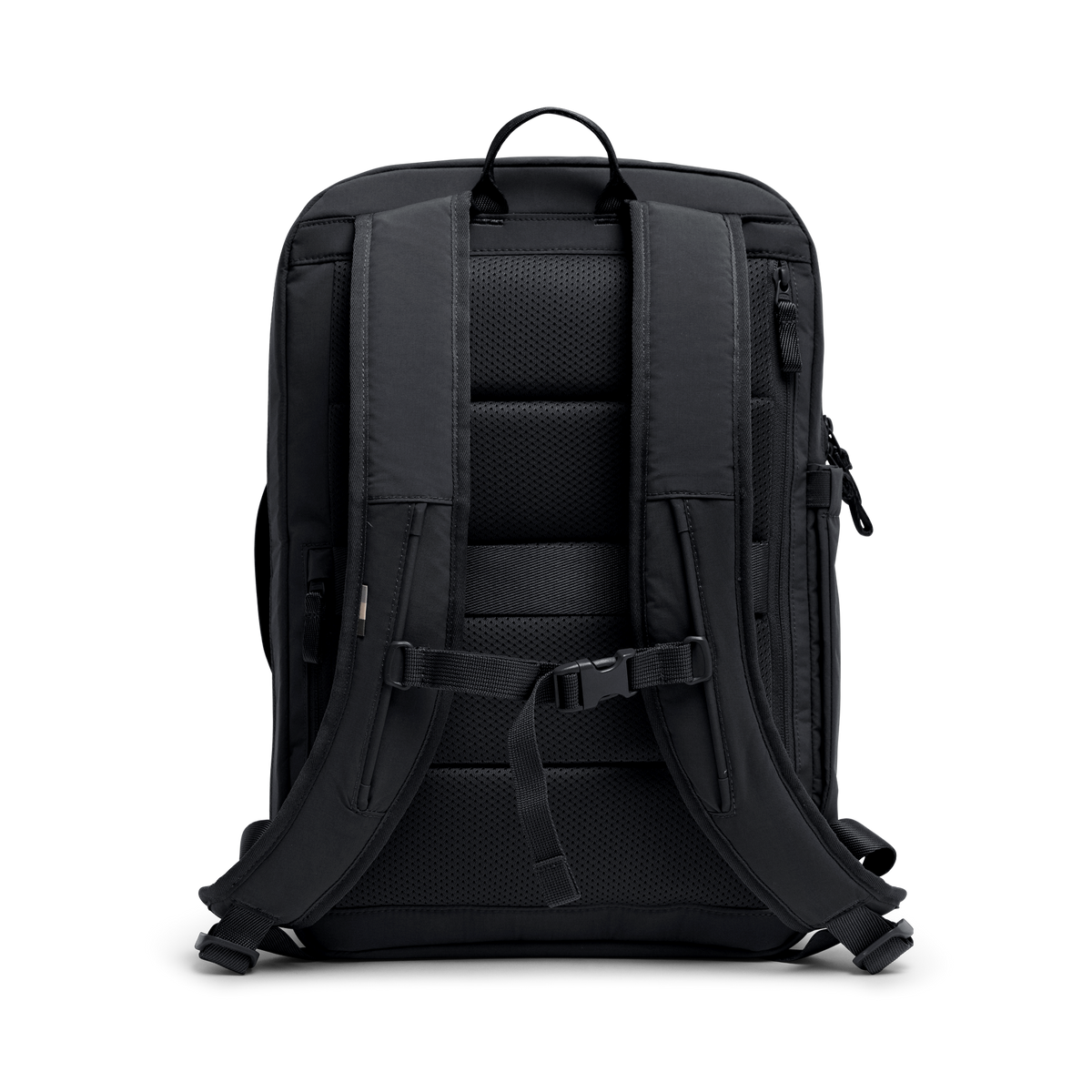 COMMUTER PACK Rucksack in black (Schwarz) als Rückansicht.