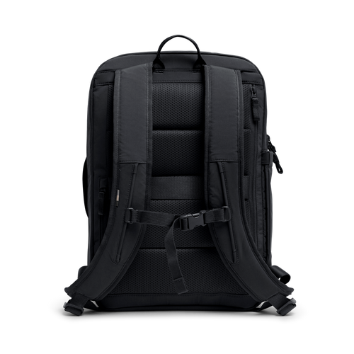 COMMUTER PACK Rucksack in black (Schwarz) als Rückansicht.