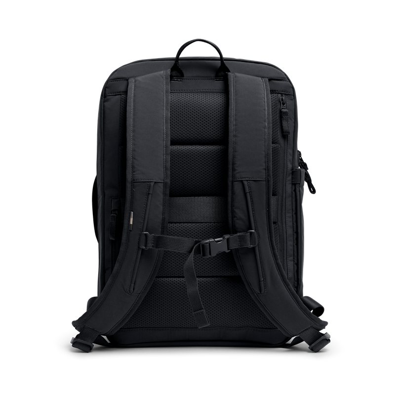 COMMUTER PACK Rucksack in black (Schwarz) als Rückansicht.