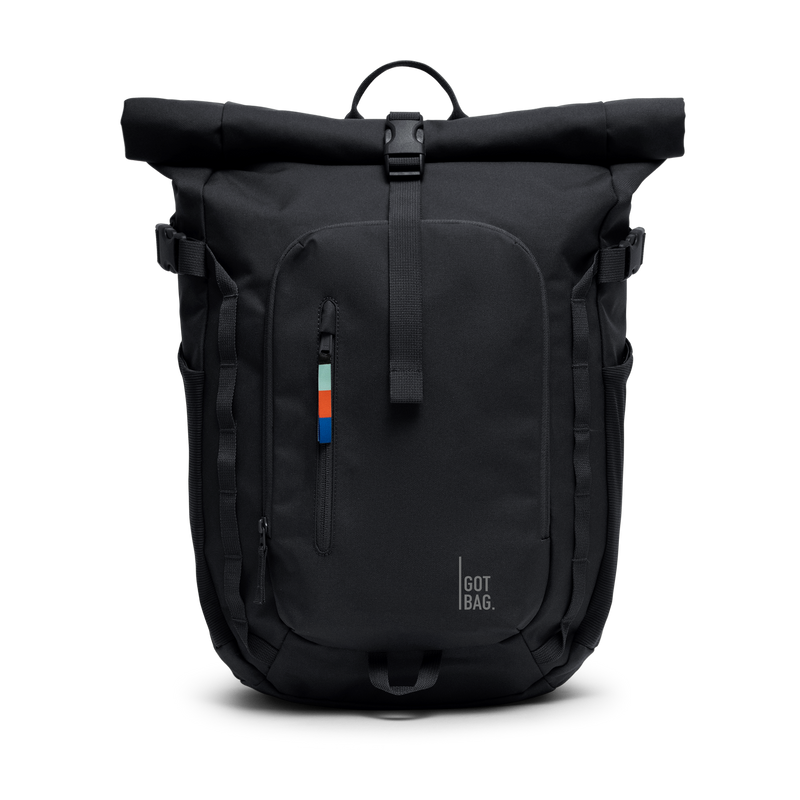 BP0201XX ROLLTOPADVENTURE Rucksack in black (Schwarz) als Studioaufnahme in Frontansicht.