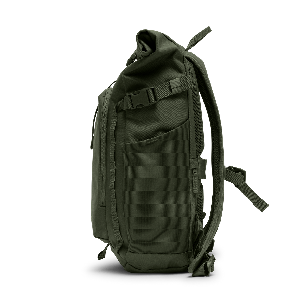 ROLLTOP ADVENTURE Rucksack in algae (Dunkelgrün mit Graustich) als Seitenansicht.