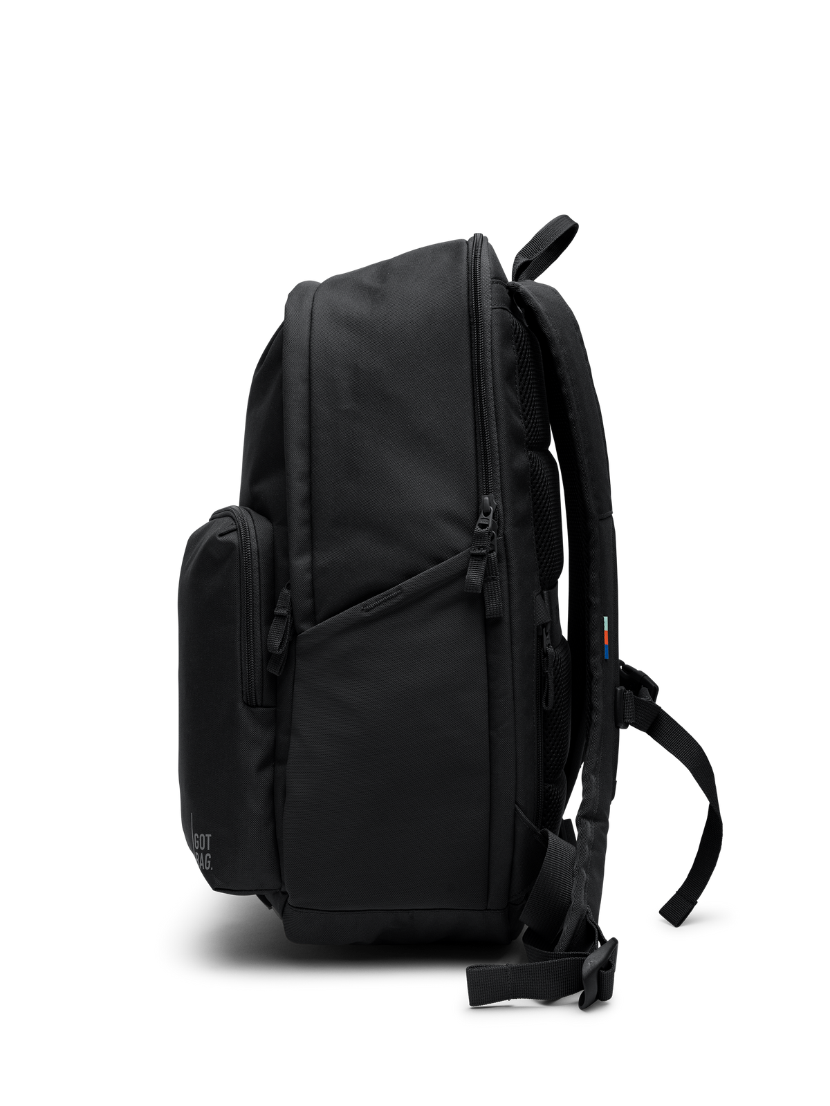 BP0221XX BASE PACK Rucksack in black (Schwarz) als Studioaufnahme in Seitenansicht.