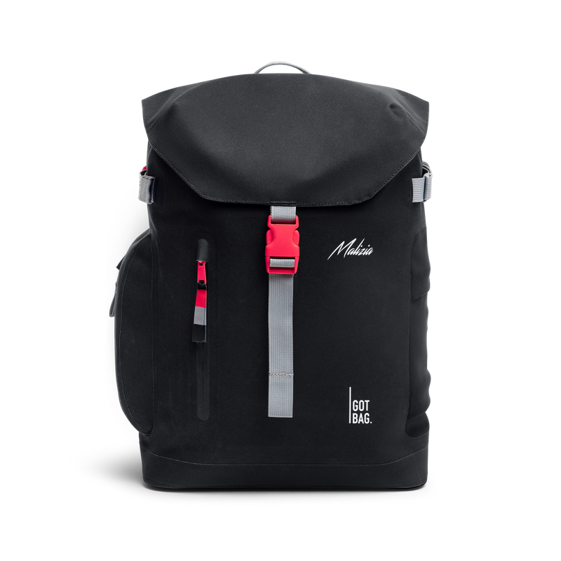 MALIZIAPACK Rucksack mit Schnalle und Reißverschluss, als Studioaufnahme in Frontansicht.