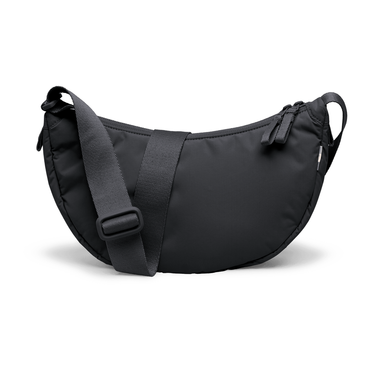 CLOUD MOON BAG SMALL Tasche in black (Schwarz) als Studioaufnahme in Rückansicht.