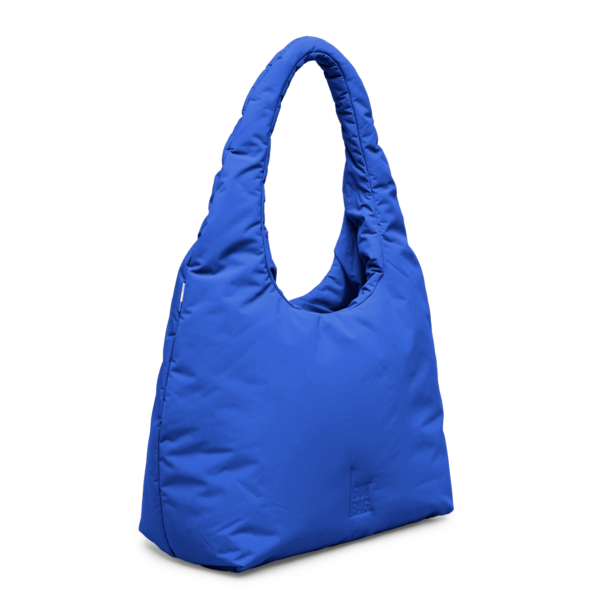 CLOUD SHOULDER BAG Tasche in cobalt (leuchtendes Kobaltblau) in schräger Ansicht von vorne.