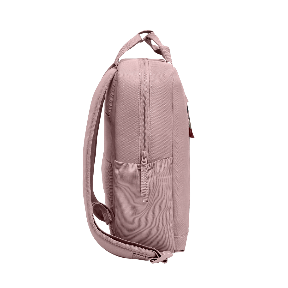 DAYPACK 2.0 MONOCHROME EDITION Rucksack in red sand (pastellfarbenes helles Rosa) als Seitenansicht.