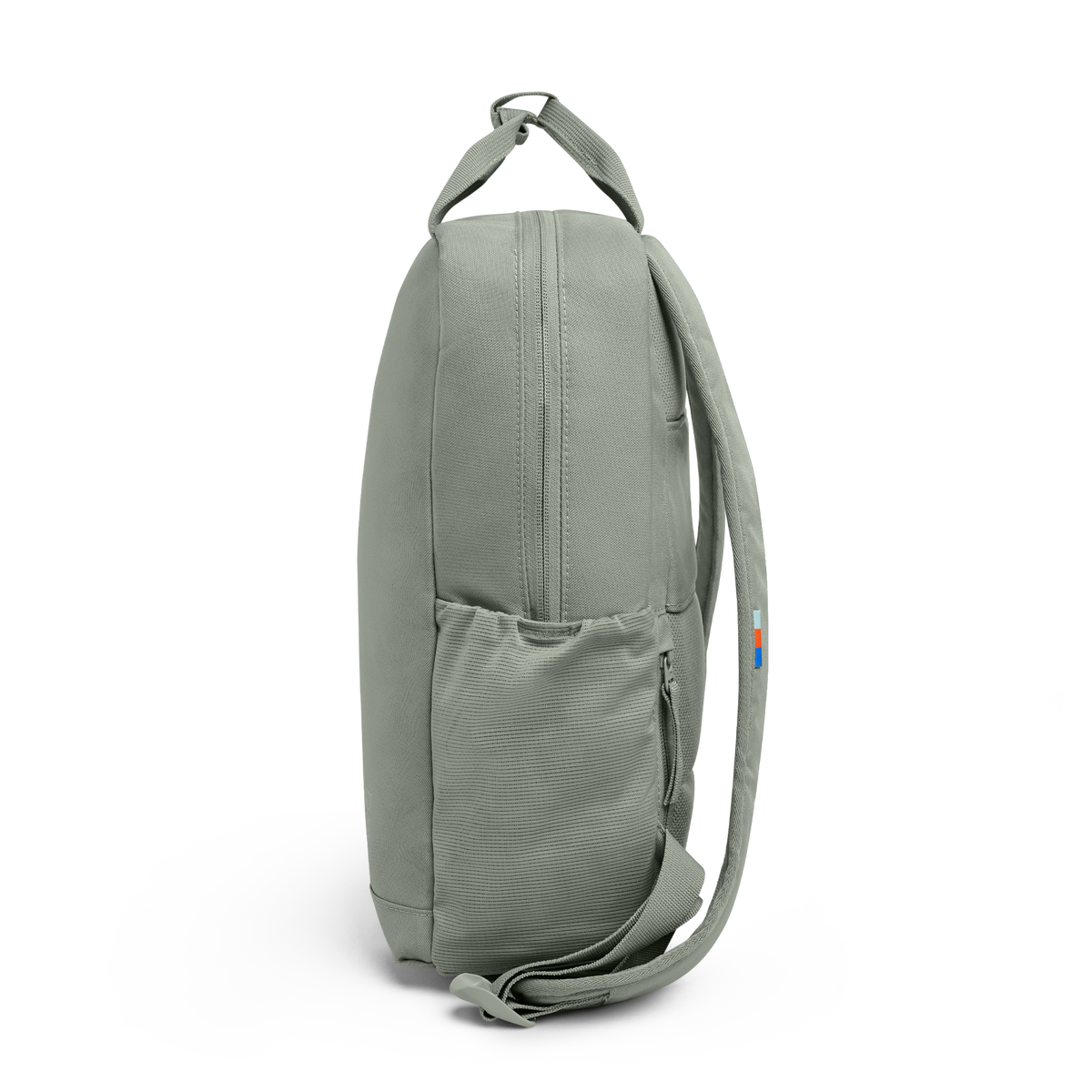 DAYPACK 2.0 Rucksack in bass (Salbeigrün) als Seitenansicht.