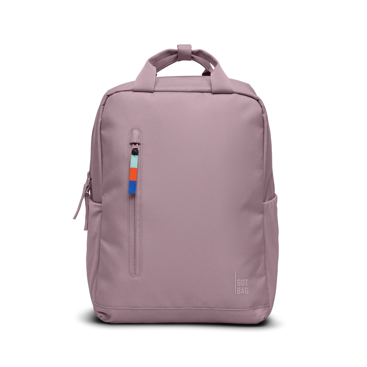 DAYPACK 2.0 backpack in calamary (dusty pink) studio shot in front view.