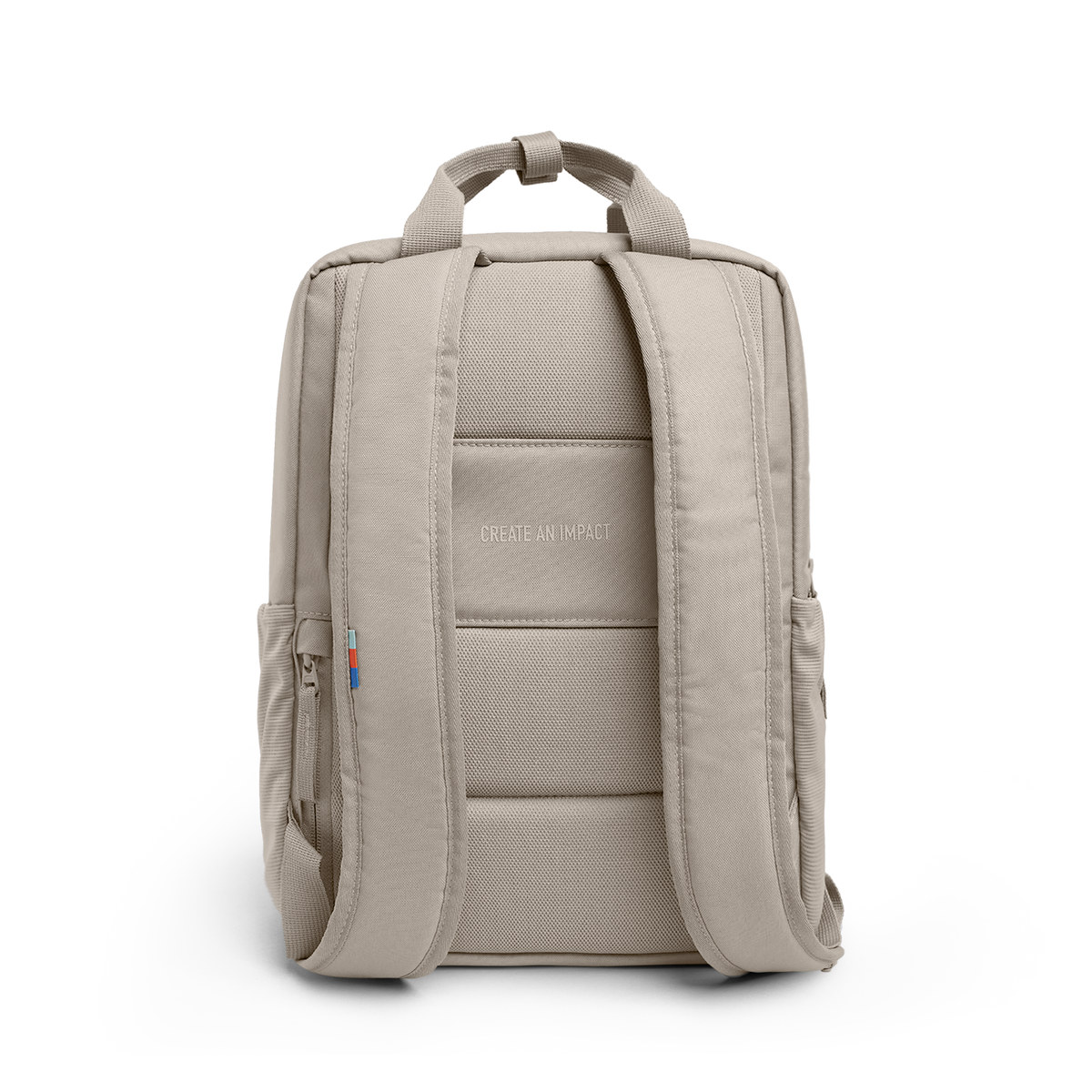 DAYPACK 2.0 Rucksack in scallop (helles Beige) in Rückenansicht.