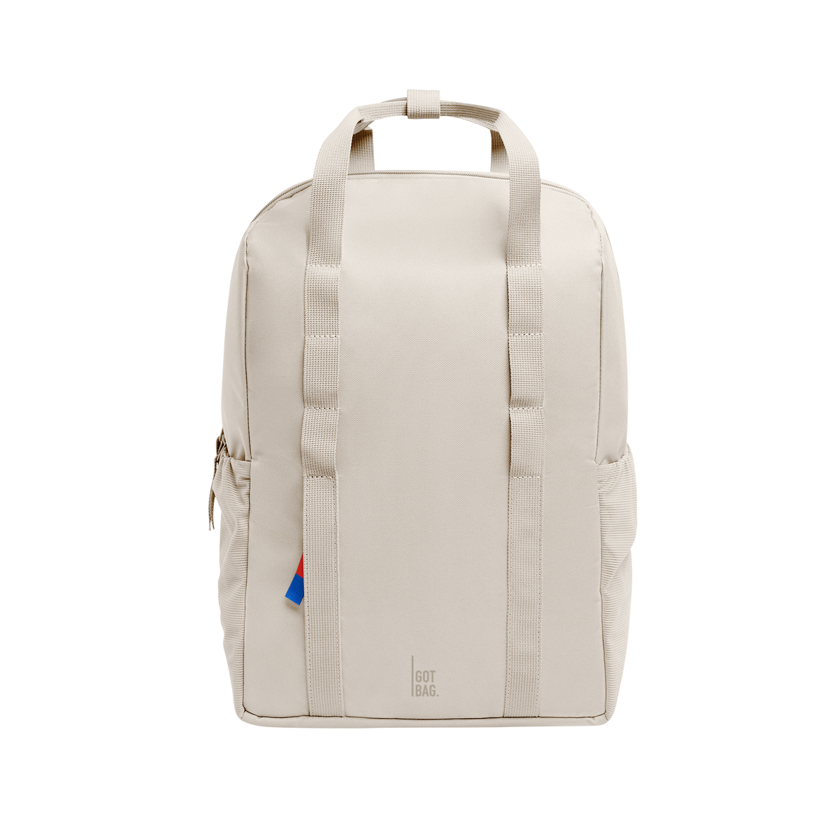 DAYPACK LOOP Rucksack in soft shell (warmes Cremeweiß) als Studioaufnahme in Frontansicht.