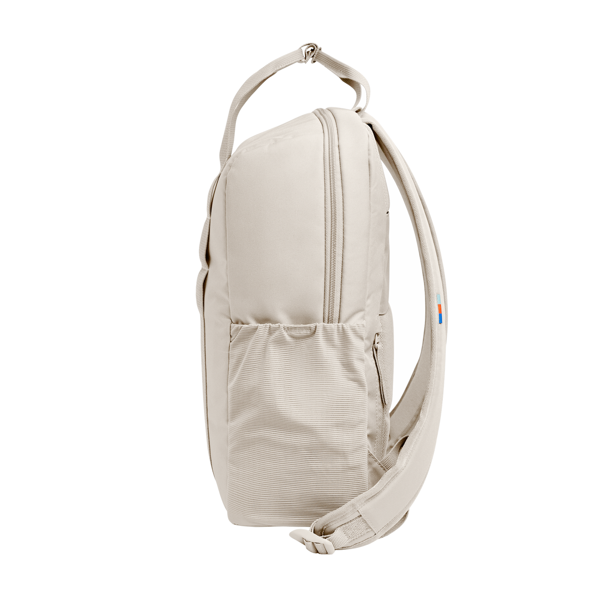 DAYPACK LOOP Rucksack in soft shell (warmes Cremeweiß) als Seitenansicht.