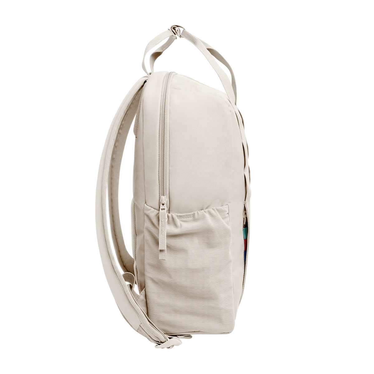 DAYPACK LOOP Rucksack in soft shell (warmes Cremeweiß) in Seitenansicht.