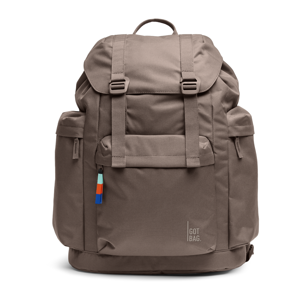 FLAP PACK LARGE plecak w kolorze oyster (klasyczny brązowo-szary) jako zdjęcie studyjne z przodu.
