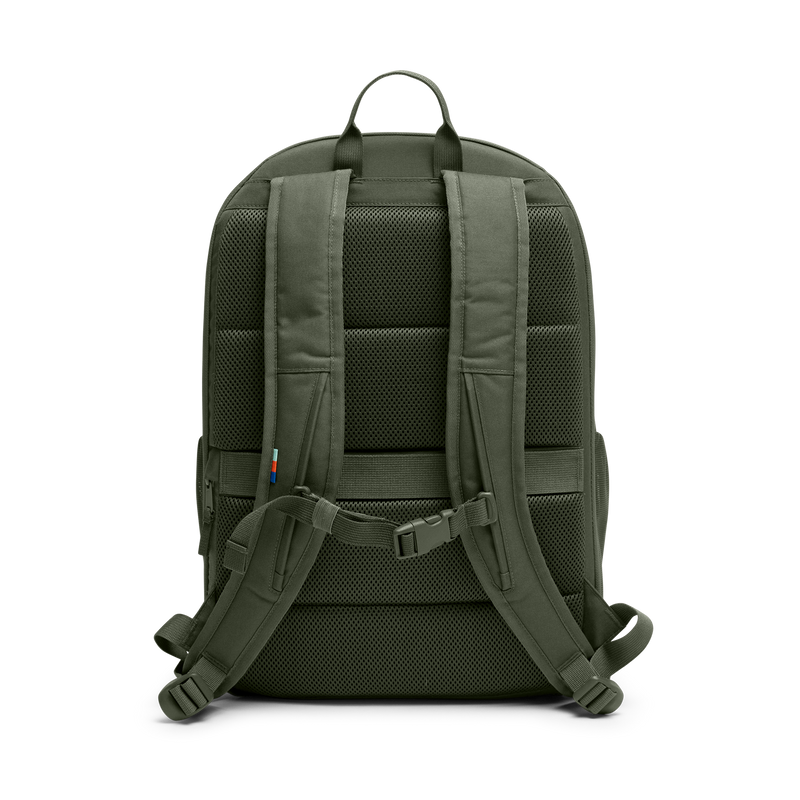 HYBRID PACK Rucksack in algae (Dunkelgrün mit Graustich) als Studioaufnahme in Rückansicht.