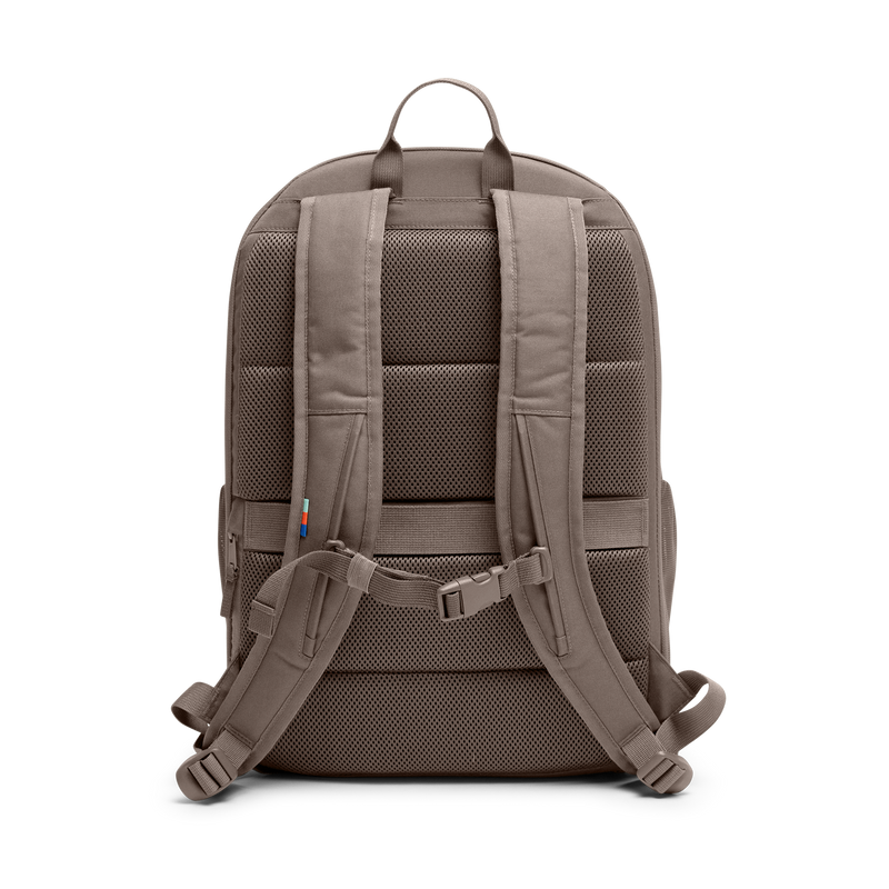 HYBRID PACK Rucksack in oyster (klassisches Taupe-Braun) als Rückenansicht.