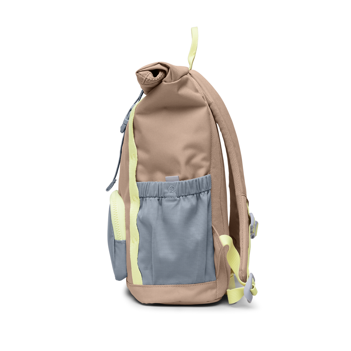 KIDS ADVENTURE ROLLTOP Rucksack in sandbar (warmes Beige mit rötlichem Unterton) in Seitenansicht.