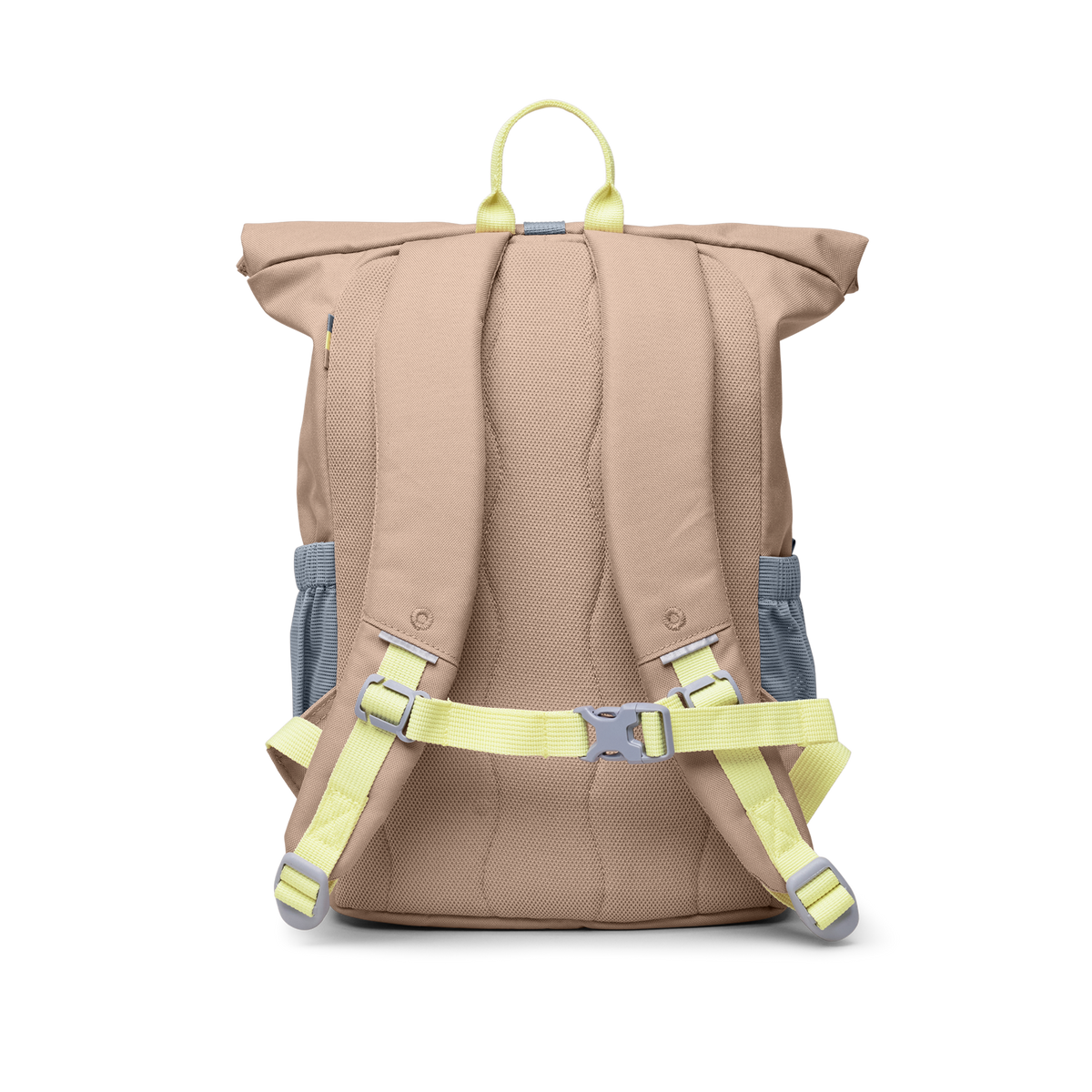 KIDS ADVENTURE ROLLTOP Rucksack in sandbar (warmes Beige mit rötlichem Unterton) als Studioaufnahme in Rückenansicht.