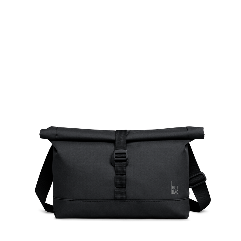 MESSENGER BAG tas in black (Zwart) als studio-opname in vooraanzicht.