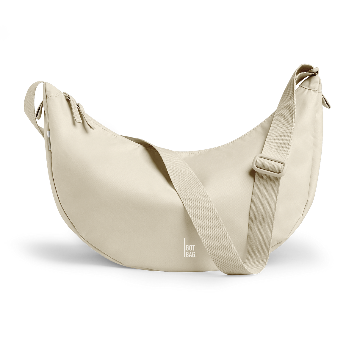 MOON BAG LARGE Tasche in salt (warmes Cremeweiß) als Studioaufnahme in Frontansicht.