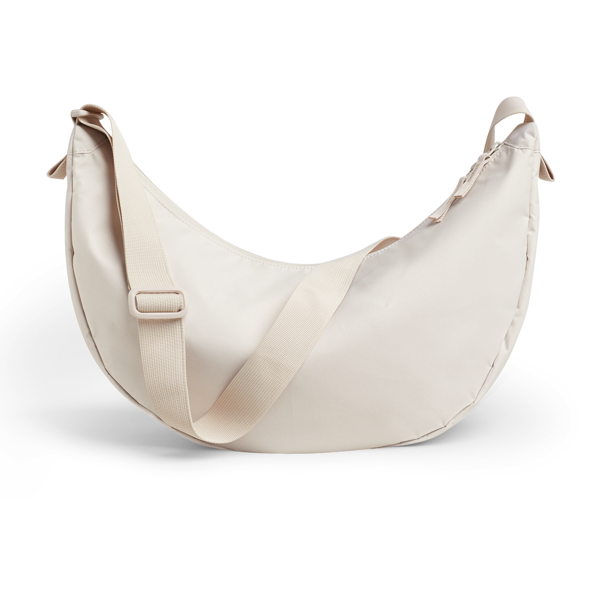 MOON BAG LARGE Monochrome Edition Tasche in soft shell (warmes Cremeweiß) als Studioaufnahme in Rückansicht.