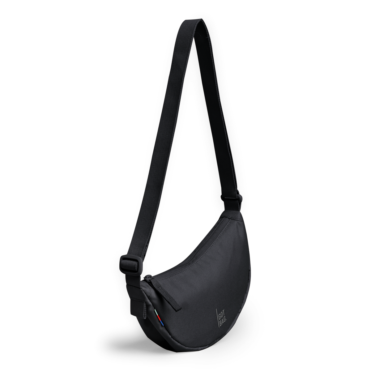 MOON BAG MINI Tasche in black (Schwarz) in Diagonale Ansicht.