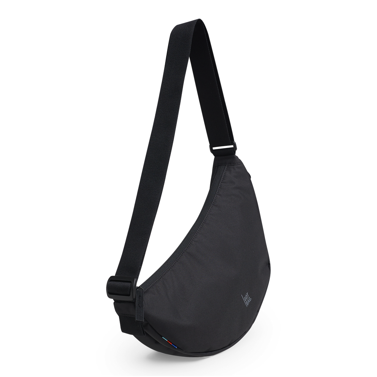 MOON BAG SMALL Tasche in black (Schwarz) in diagonaler Ansicht.