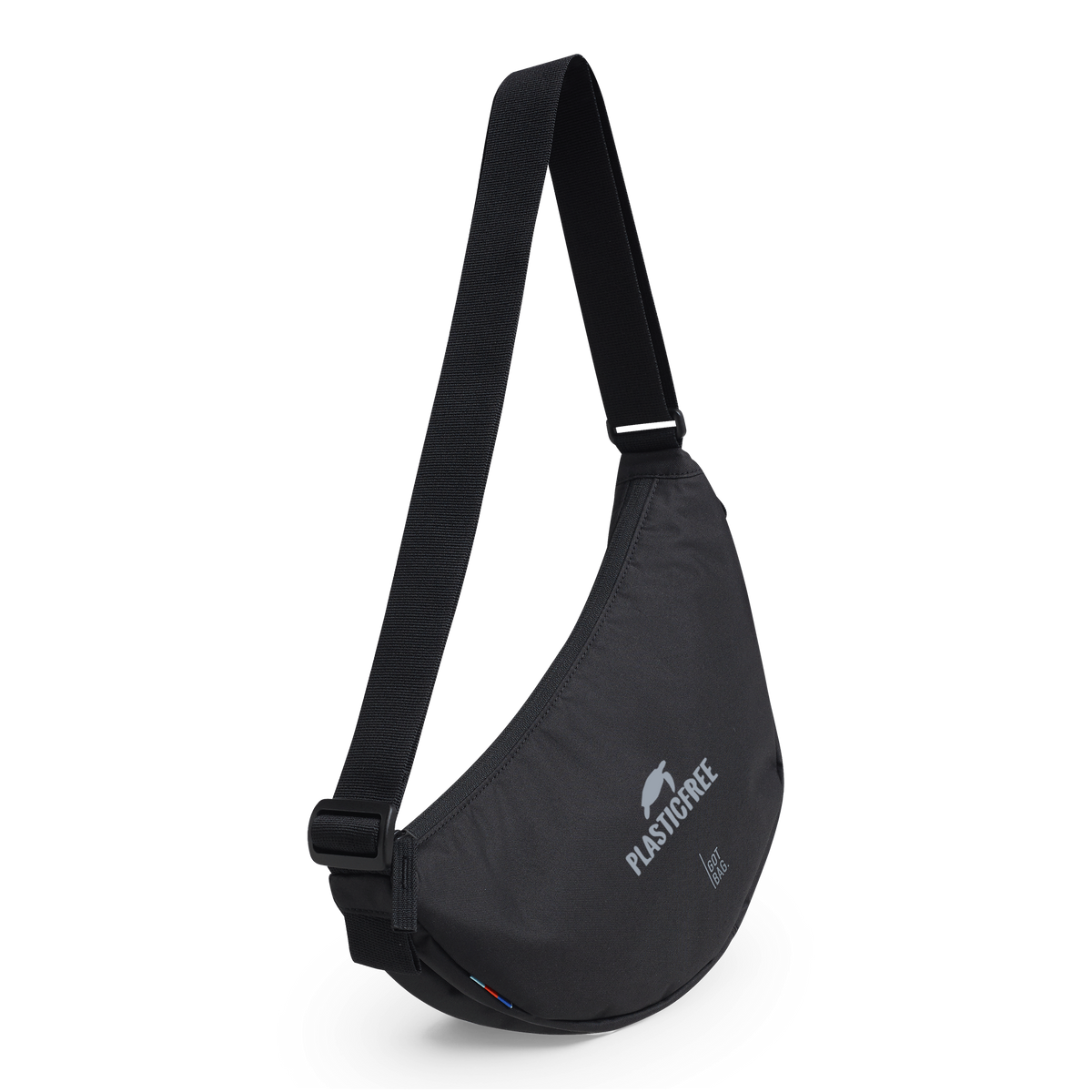MOON BAG SMALL Plasticfree Tasche in black (Schwarz) als diagonale Ansicht.