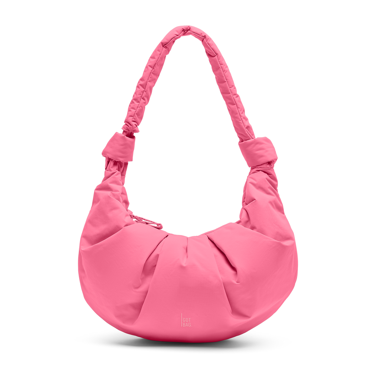 PLEAT MOON BAG LARGE Tasche in salina pink (leuchtendes Pink) als Studioaufnahme in Frontansicht.
